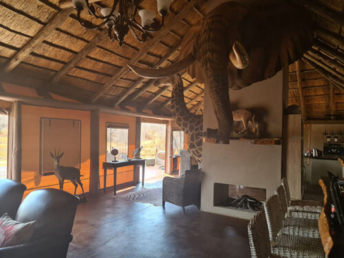 african safari lodge